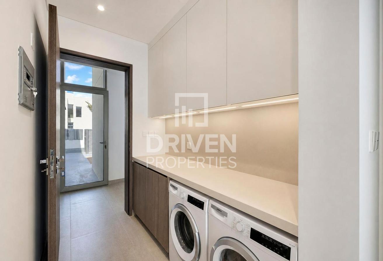 Premium Finishing| Corner Plot with Private Pool photo 10