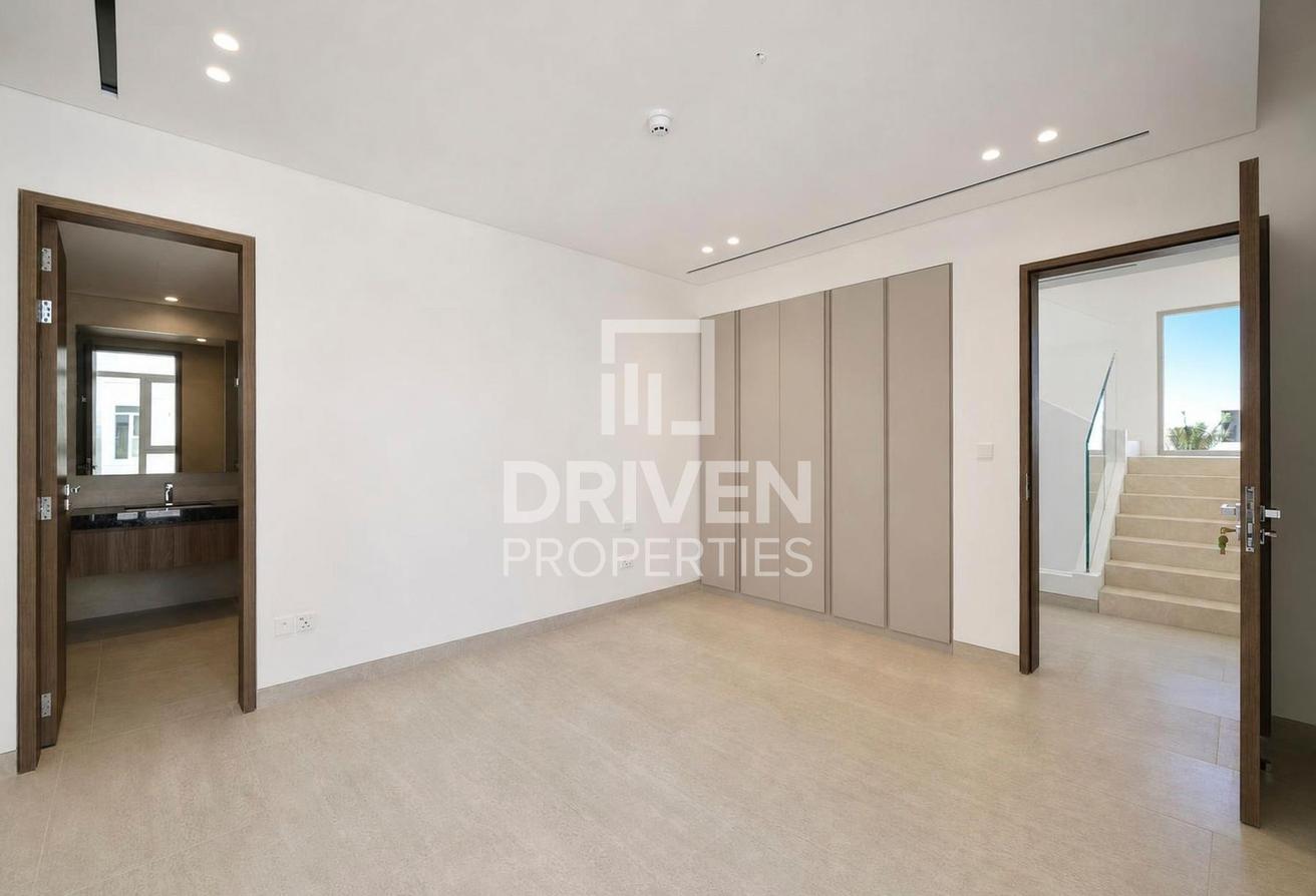 Premium Finishing| Corner Plot with Private Pool photo 19