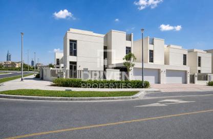 Villa - 5 - 6 for rent in Sunrise Living at Jumeirah Park - District 9 - Jumeirah Park - Dubai Villa - 5 - 6 for rent in Sunrise Living at Jumeirah Park - District 9 - Jumeirah Park - Dubai