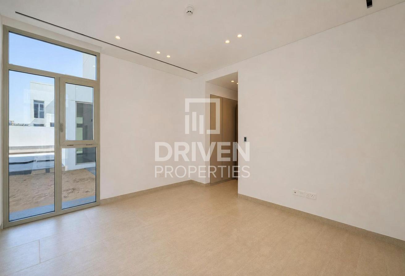 Premium Finishing| Corner Plot with Private Pool photo 13