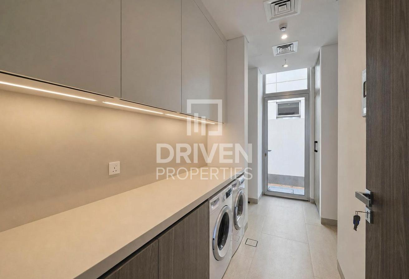 Premium Finishing| Corner Plot with Private Pool photo 9
