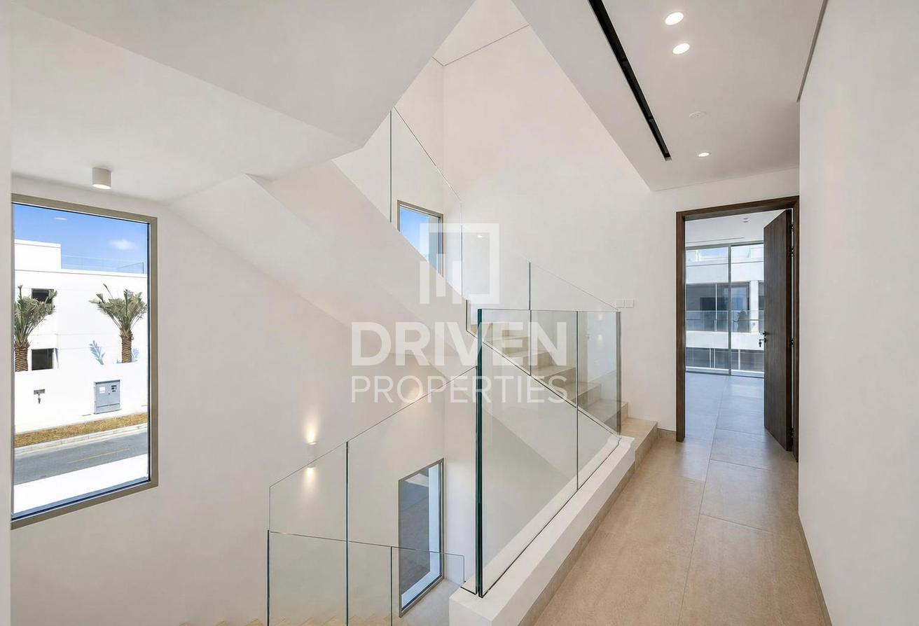 Premium Finishing| Corner Plot with Private Pool photo 8