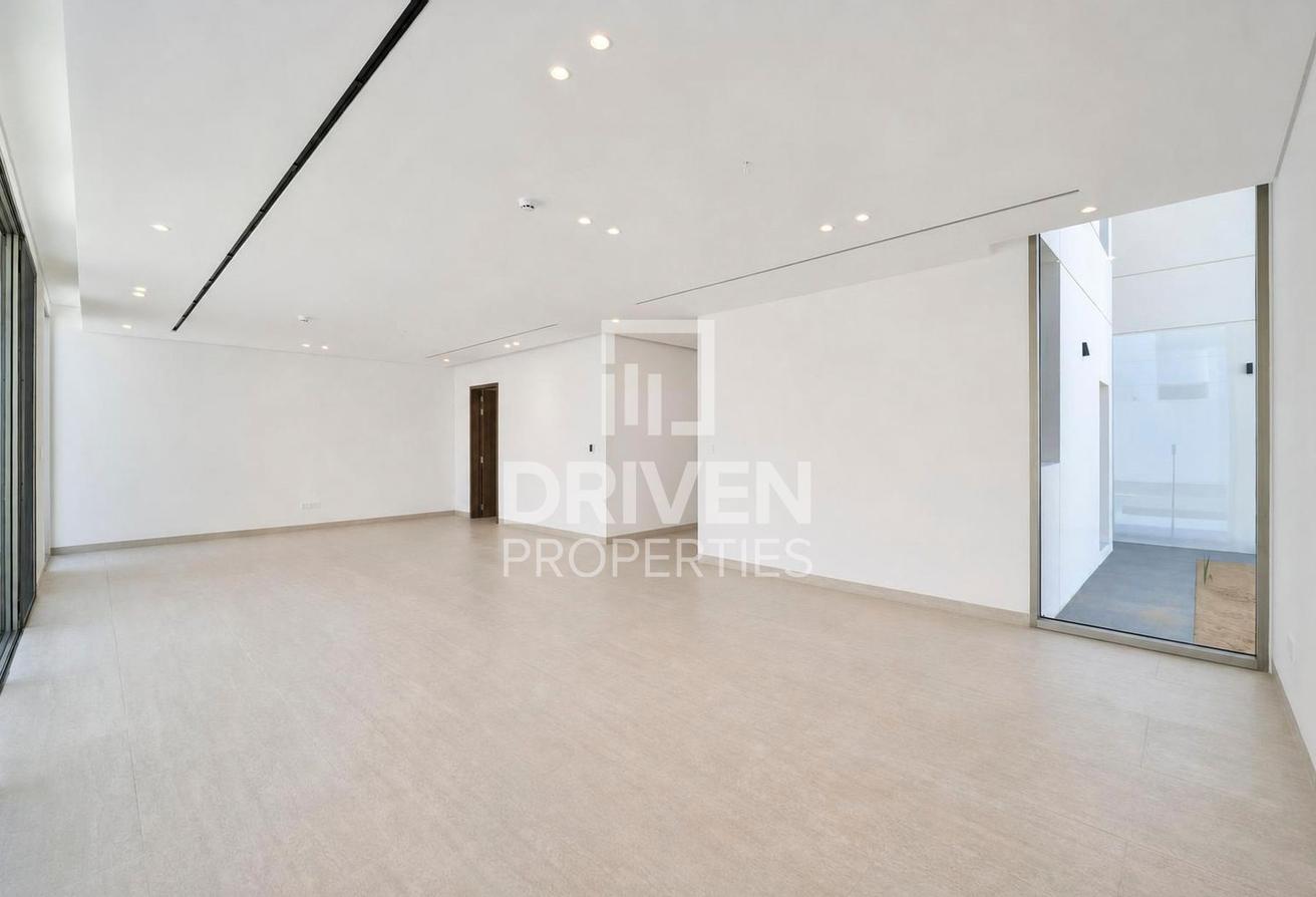 Premium Finishing| Corner Plot with Private Pool photo 6