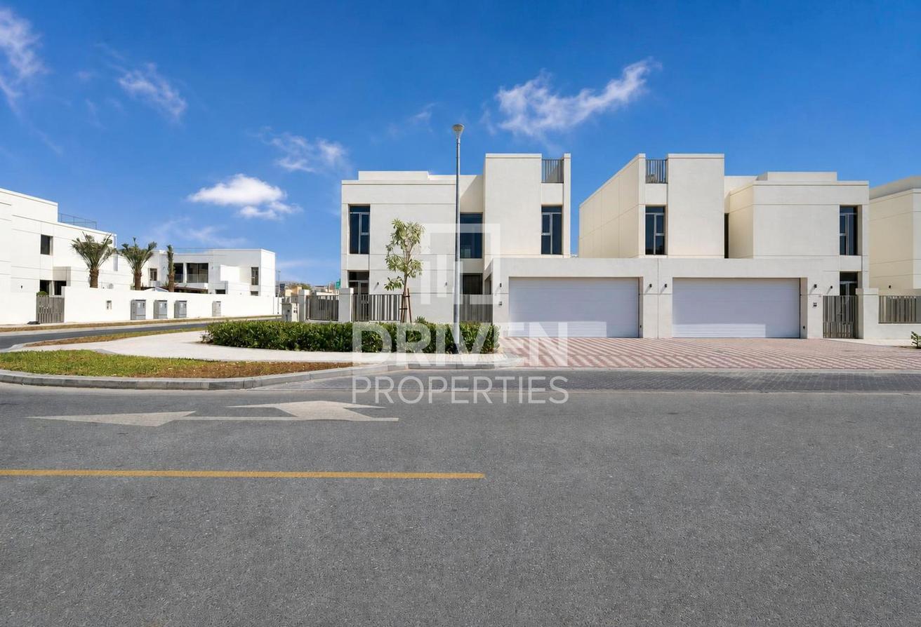 Premium Finishing| Corner Plot with Private Pool photo 29