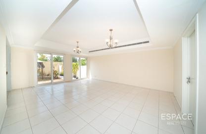 Villa - 3 Bedrooms - 3 Bathrooms for rent in Springs 4 - The Springs - Dubai Villa - 3 Bedrooms - 3 Bathrooms for rent in Springs 4 - The Springs - Dubai