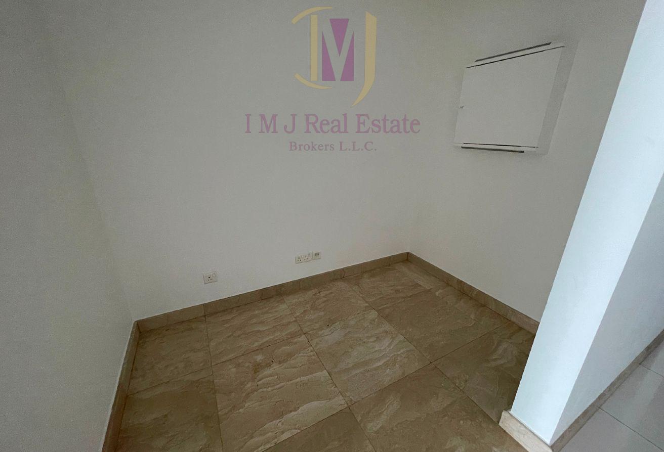 UNFURNISHED | HIGH FLOOR | SHK ZAYED ROAD VIEW photo 9