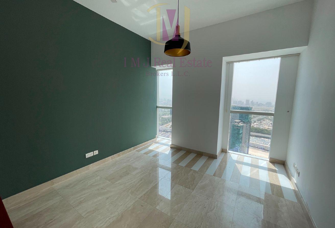 UNFURNISHED | HIGH FLOOR | SHK ZAYED ROAD VIEW photo 4
