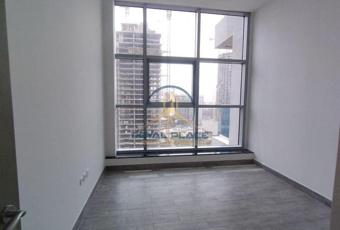 2BHK UNFURNISHED| READY TO MOVE|CLOSED KITCHEN photo 3