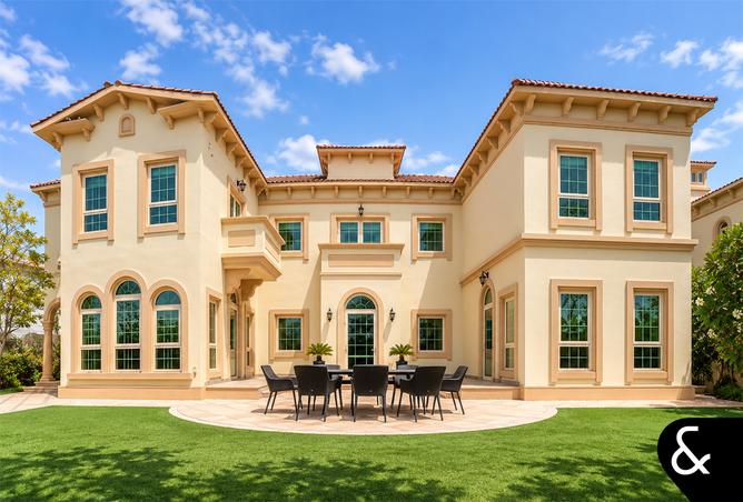 5-bed villa in Cluster 30 · Lake view — photo 3