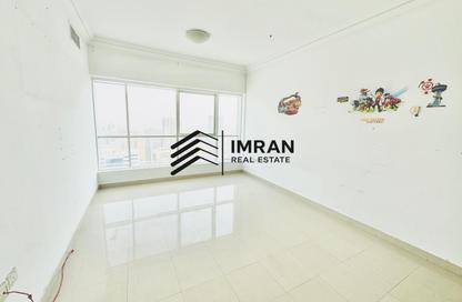 Apartment - 3 Bedrooms - 3 Bathrooms for rent in New Al Taawun Road - Al Taawun - Sharjah