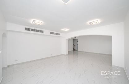 Villa - 4 - 4 for rent in Meadows 1 - Meadows - Dubai Villa - 4 - 4 for rent in Meadows 1 - Meadows - Dubai