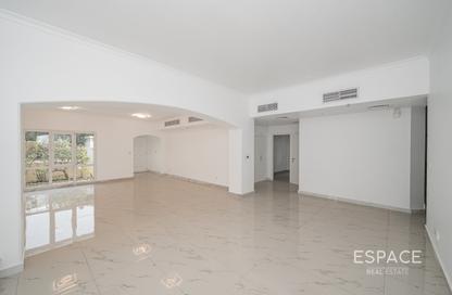 Villa - 4 - 4 for rent in Meadows 1 - Meadows - Dubai Villa - 4 - 4 for rent in Meadows 1 - Meadows - Dubai
