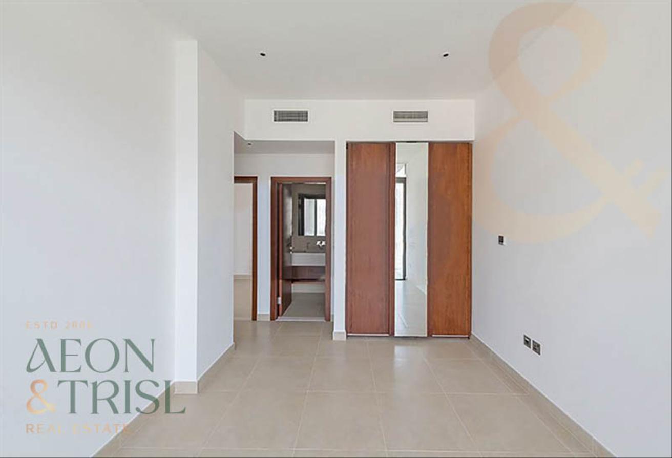 Marina Views | Large Layout | Ready to Move photo 15