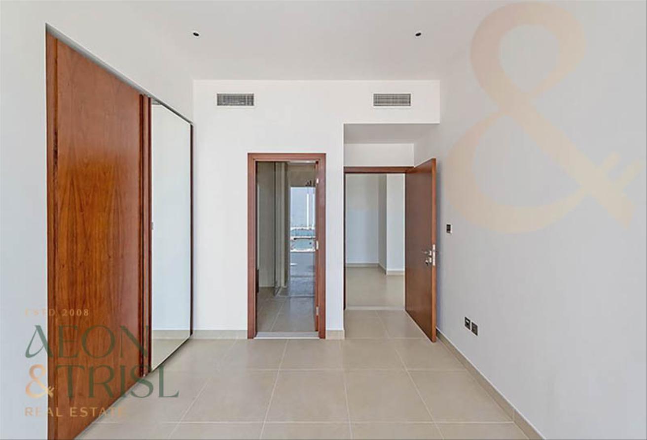 Marina Views | Large Layout | Ready to Move photo 8
