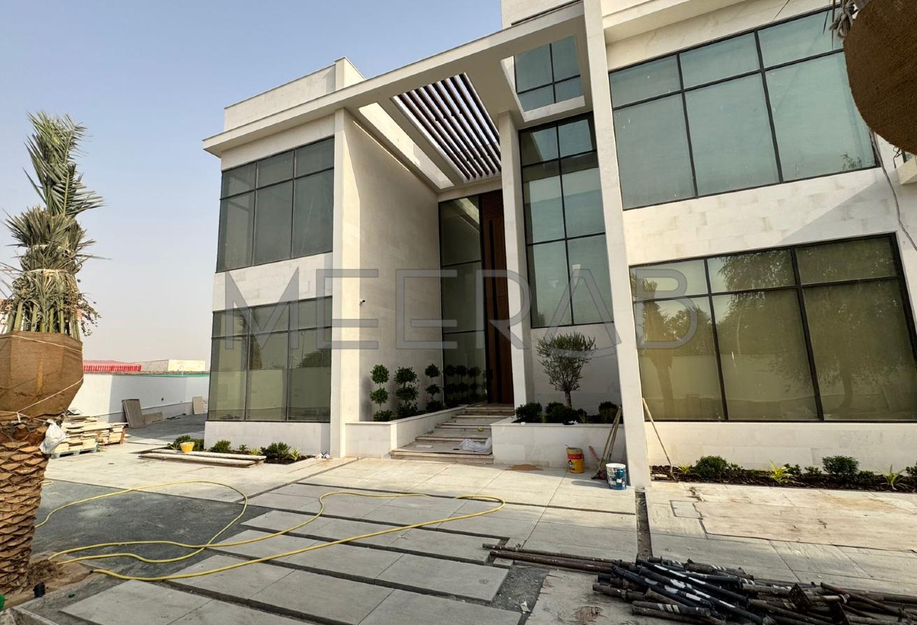 LUXURY LIVING | HIGH QUALITY | MODERN DESIGN VILLA