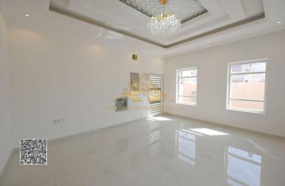 Villa - 4 - 5 for rent in Al Zaheya Gardens - Al Zahya - Ajman