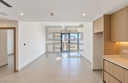 Apartment - 1 - 1 for rent in Golf Heights - The Views - Dubai