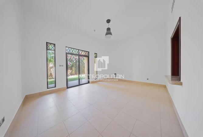 120644260 - Property Image 2