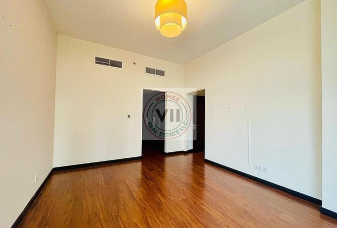 73852152 - Property Image 3