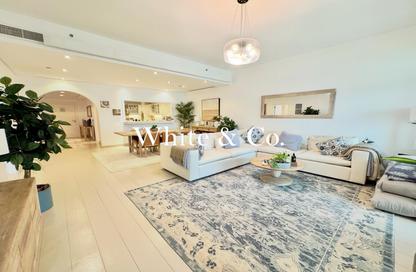 Apartment - 2 Bedrooms - 3 Bathrooms for rent in Al Msalli - Shoreline Apartments - Palm Jumeirah - Dubai