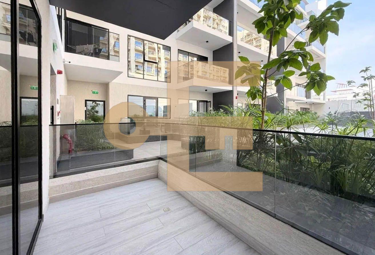 Studio Apartment | Pool View | Balcony photo 4