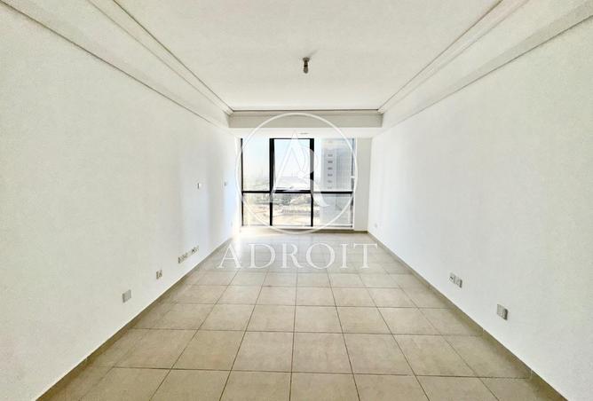 73843963 - Property Image 2