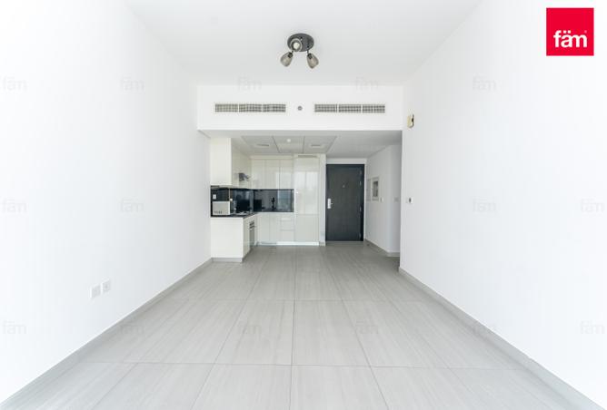 Excellent Access & Position | Exclusive photo 2