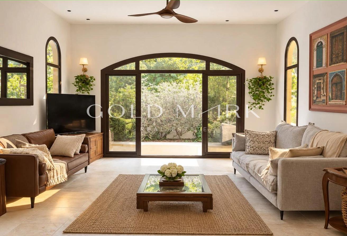 Spacious Corner Villa | Large Plot | Immaculate photo 10