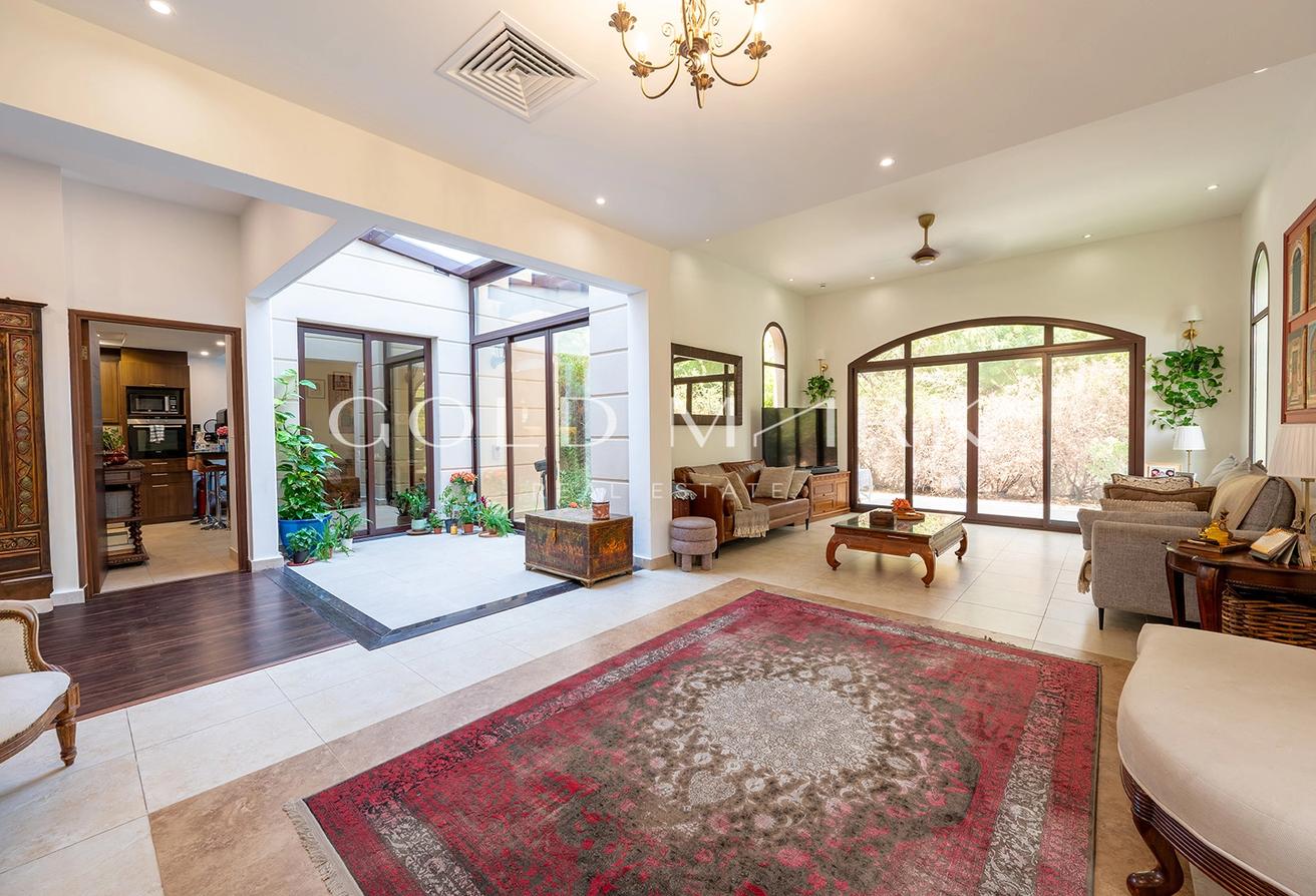 Spacious Corner Villa | Large Plot | Immaculate photo 12