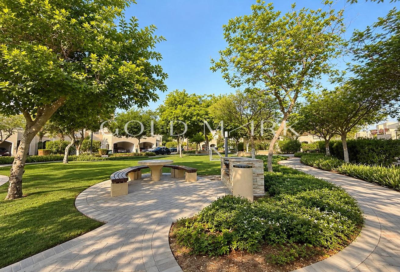 Spacious Corner Villa | Large Plot | Immaculate photo 20