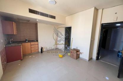 Apartment - Studio - 1 Bathroom for rent in Al Qulaya'ah - Al Sharq - Sharjah Apartment - Studio - 1 Bathroom for rent in Al Qulaya'ah - Al Sharq - Sharjah