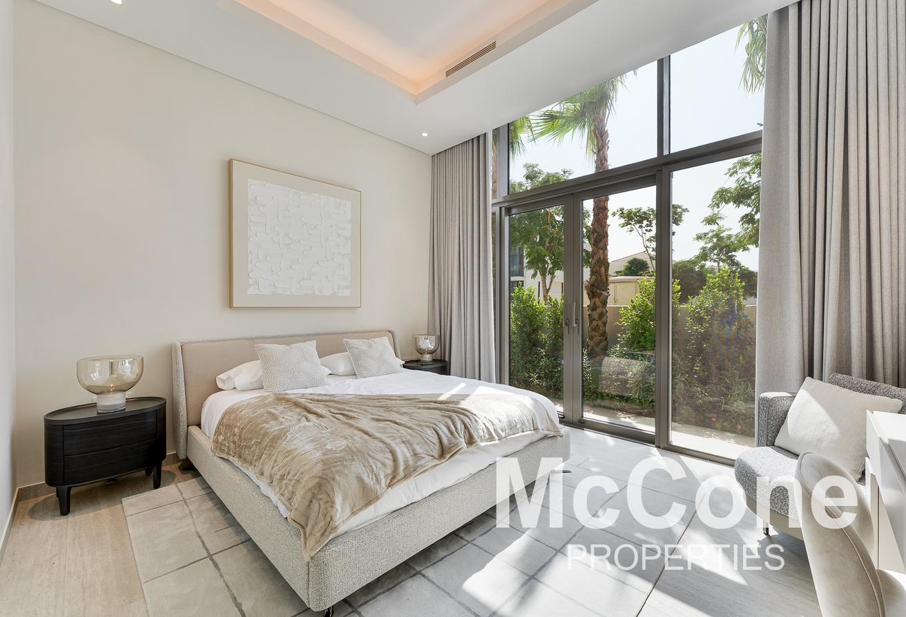 Custom Villa | Rare | Fully Furnished photo 13