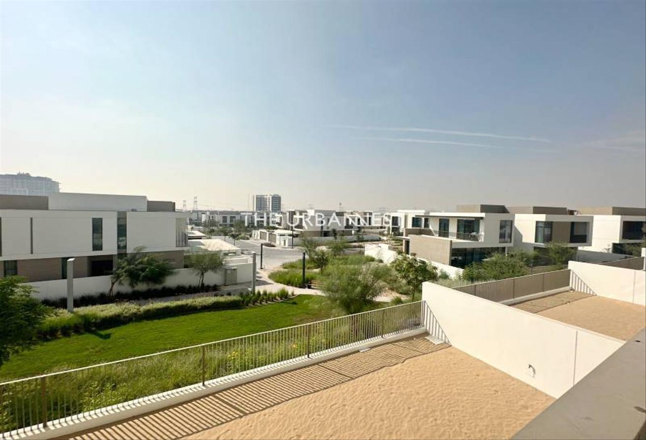 Single Row | Type B | Vacant | Landscaped photo 10