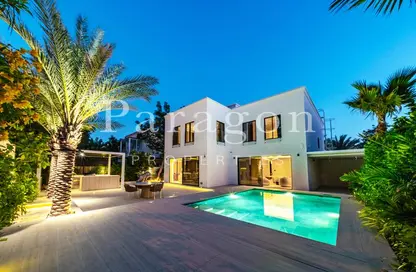 Villa - 5 Bedrooms - 7 Bathrooms for sale in Meadows 1 - Meadows - Dubai