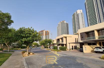 Townhouse - 5 Bedrooms - 6 Bathrooms for rent in Brookfield - Damac Hills - Dubai