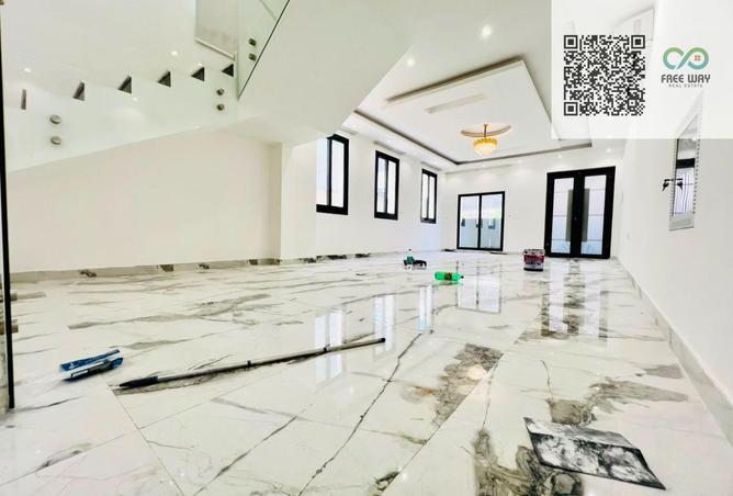 114609339 - Property Image 2