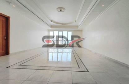 Apartment - 3 Bedrooms - 5 Bathrooms for rent in Shining Towers - Al Khalidiya - Abu Dhabi