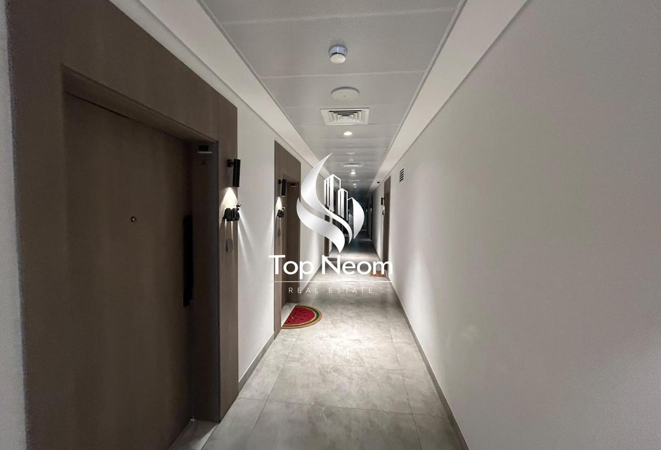 COMMUNITY VIEW || HIGH CLASS AMENITIES || VACANT photo 4