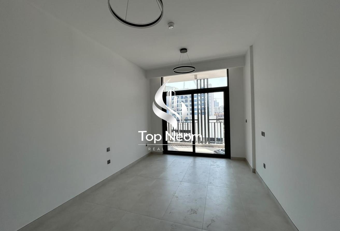 COMMUNITY VIEW || HIGH CLASS AMENITIES || VACANT photo 2