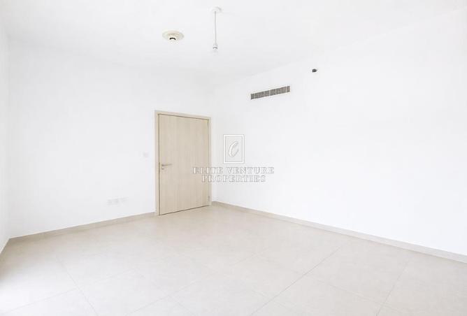 16081232 - Property Image 2