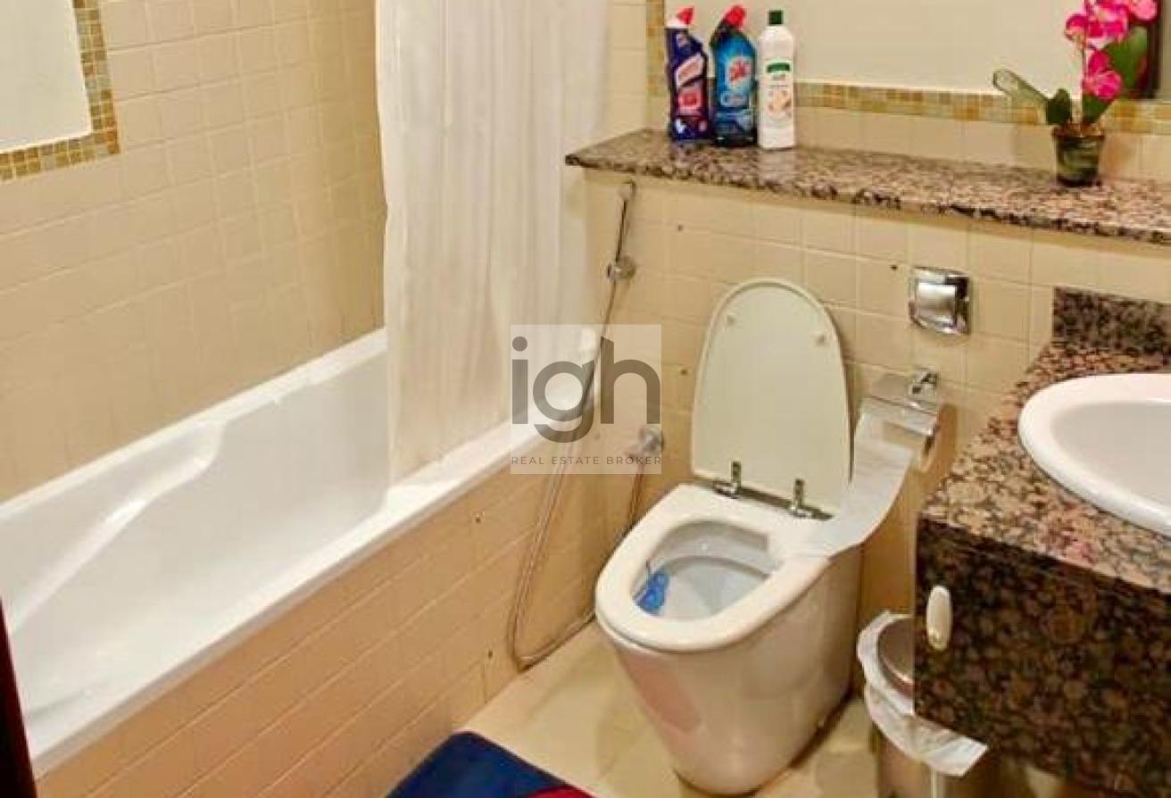 Fully Furnished 2BR | High Floor | Marina View photo 17