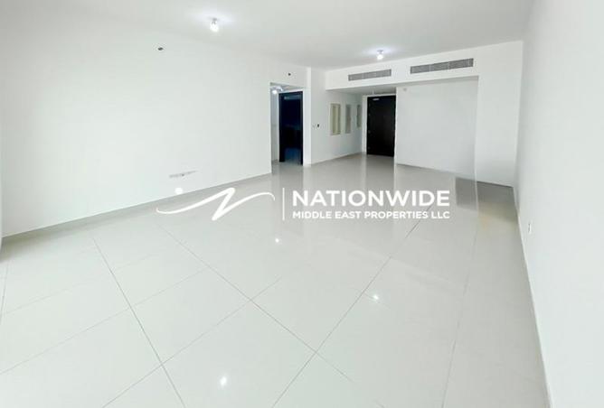 Elegant 1BR|Canal Views|Modern Layout|Prime Area — photo 2