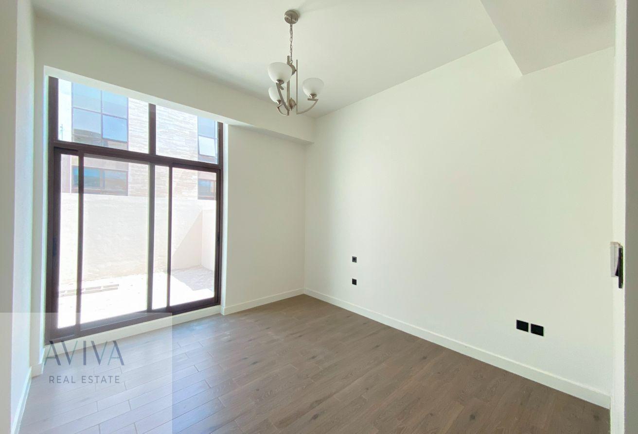 READY TO MOVE | PRIME LOCATION | BRANDNEW photo 2