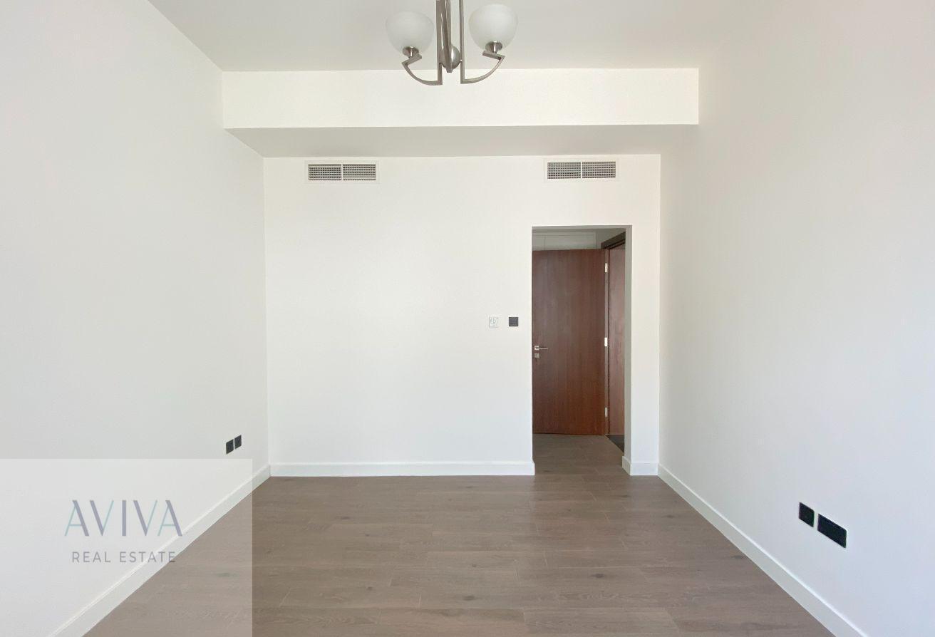 READY TO MOVE | PRIME LOCATION | BRANDNEW photo 4