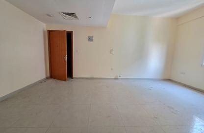 Apartment - 2 - 2 for rent in Fire Station Road - Muwaileh - Sharjah