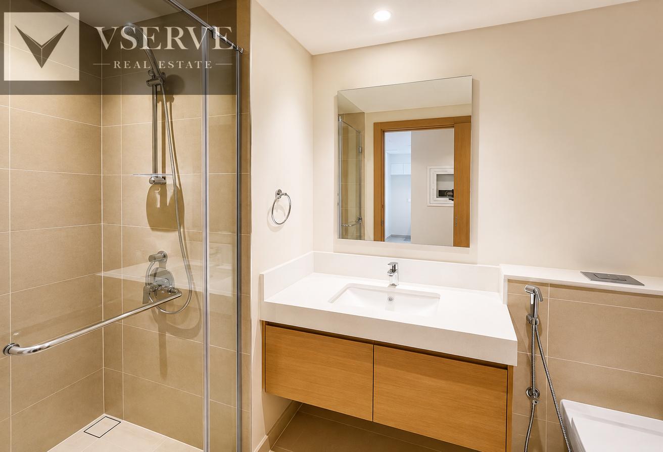 Ready To Movein | Unfurnished | Creek View photo 11