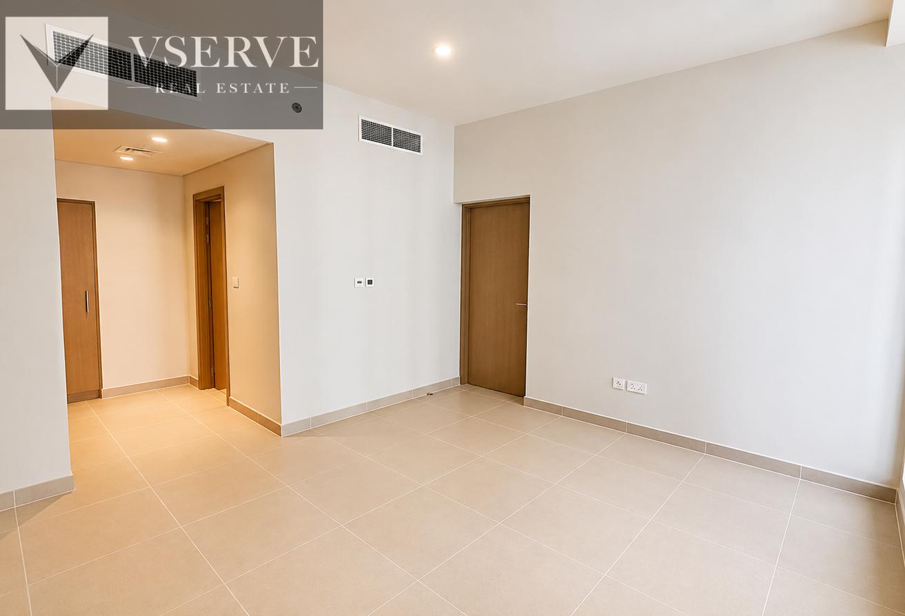 Ready To Movein | Unfurnished | Creek View photo 9