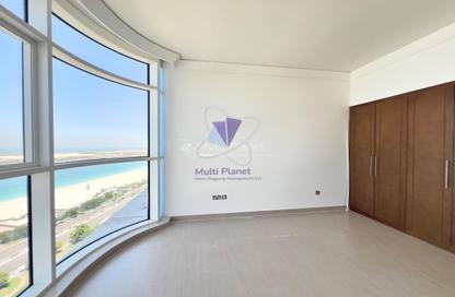 Apartment - 3 Bedrooms - 5 Bathrooms for rent in Wave tower - Corniche Road - Abu Dhabi