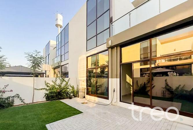 98702825 - Property Main Image