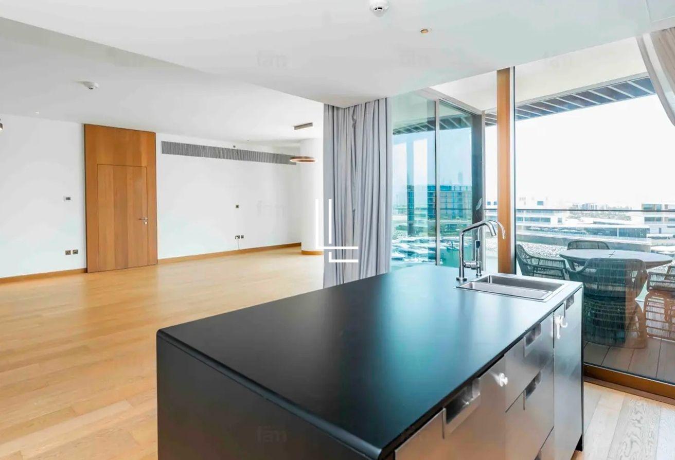Ultra-Luxury 3BR | Marina Facing |Prime Location photo 7